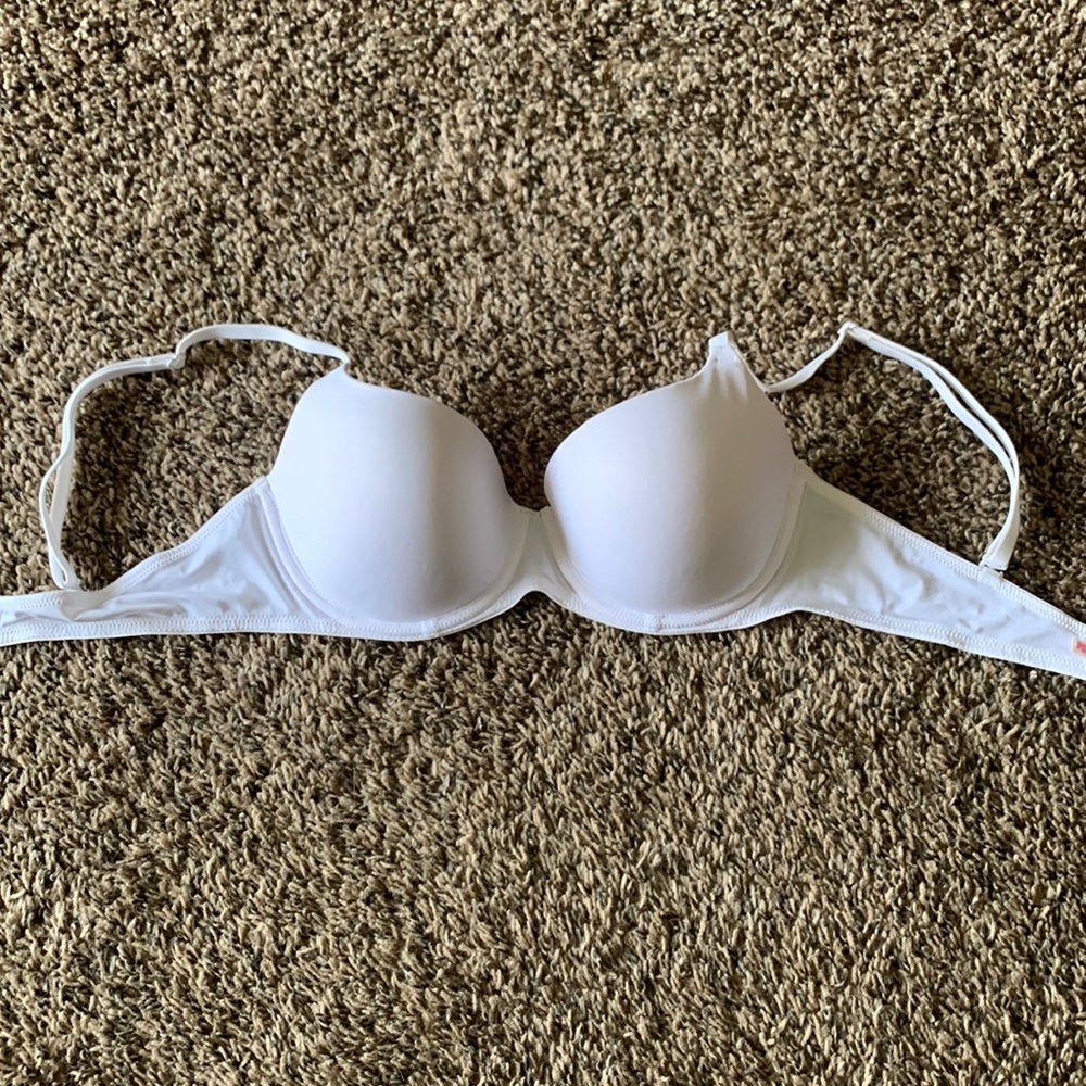 VS Pink bra